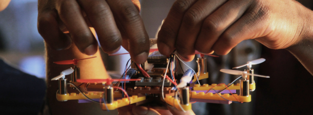 O melhor drone para crianças se constrói com peças de Lego